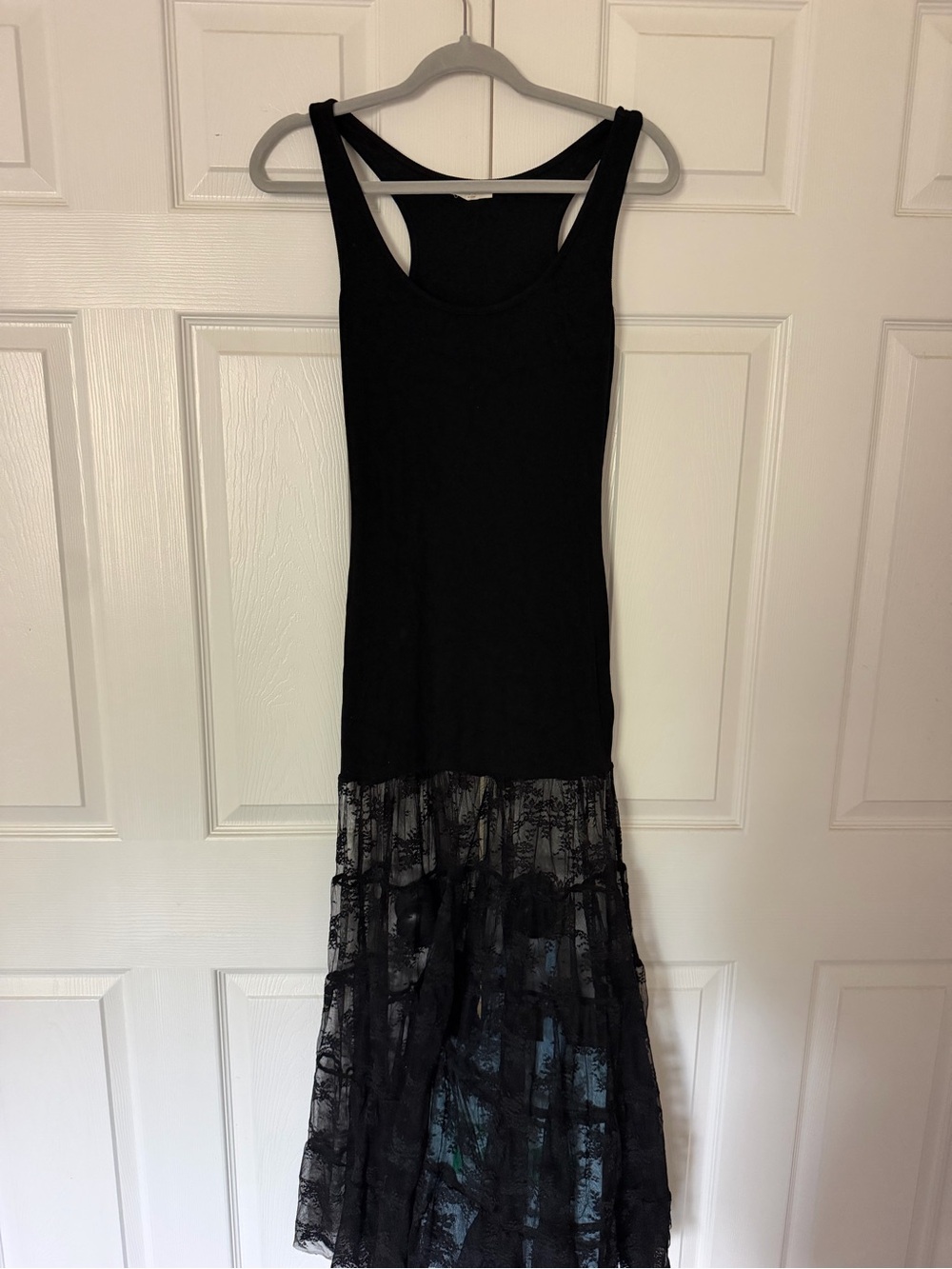 ILLA ILLA Black Sleeveless Maxi Dress with Lace Hem